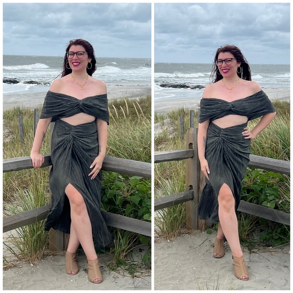 ASOS Two in One Fallen Shoulder Plisse Maxi Dress - Picture 3 of 10